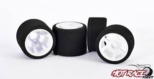 Hot Race zadní kola 1/12 na discích - tvrdost 30